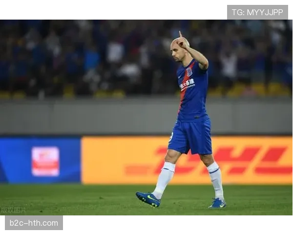 河南队官方宣布,与38岁的老将外援阿德里安完成续约,为期一年